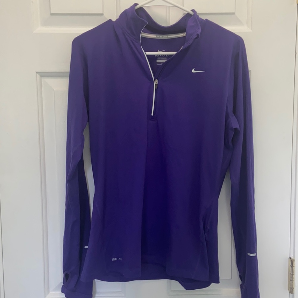 ✨Athletic spring sale!!✨ Nike half zip